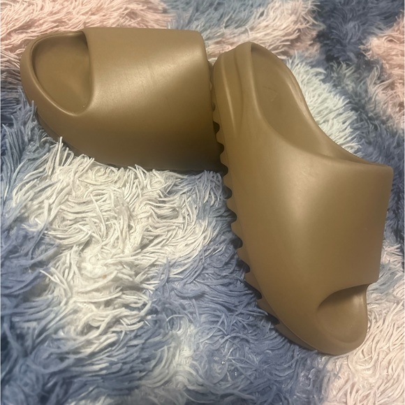I am selling Yeezy adida slides, US 6.5/ UK 6 - Picture 6 of 8